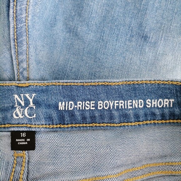 New York & Company Womens Blue Raw Hem Mid Rise Boyfriend Denim Shorts Size 16 - Picture 5 of 7
